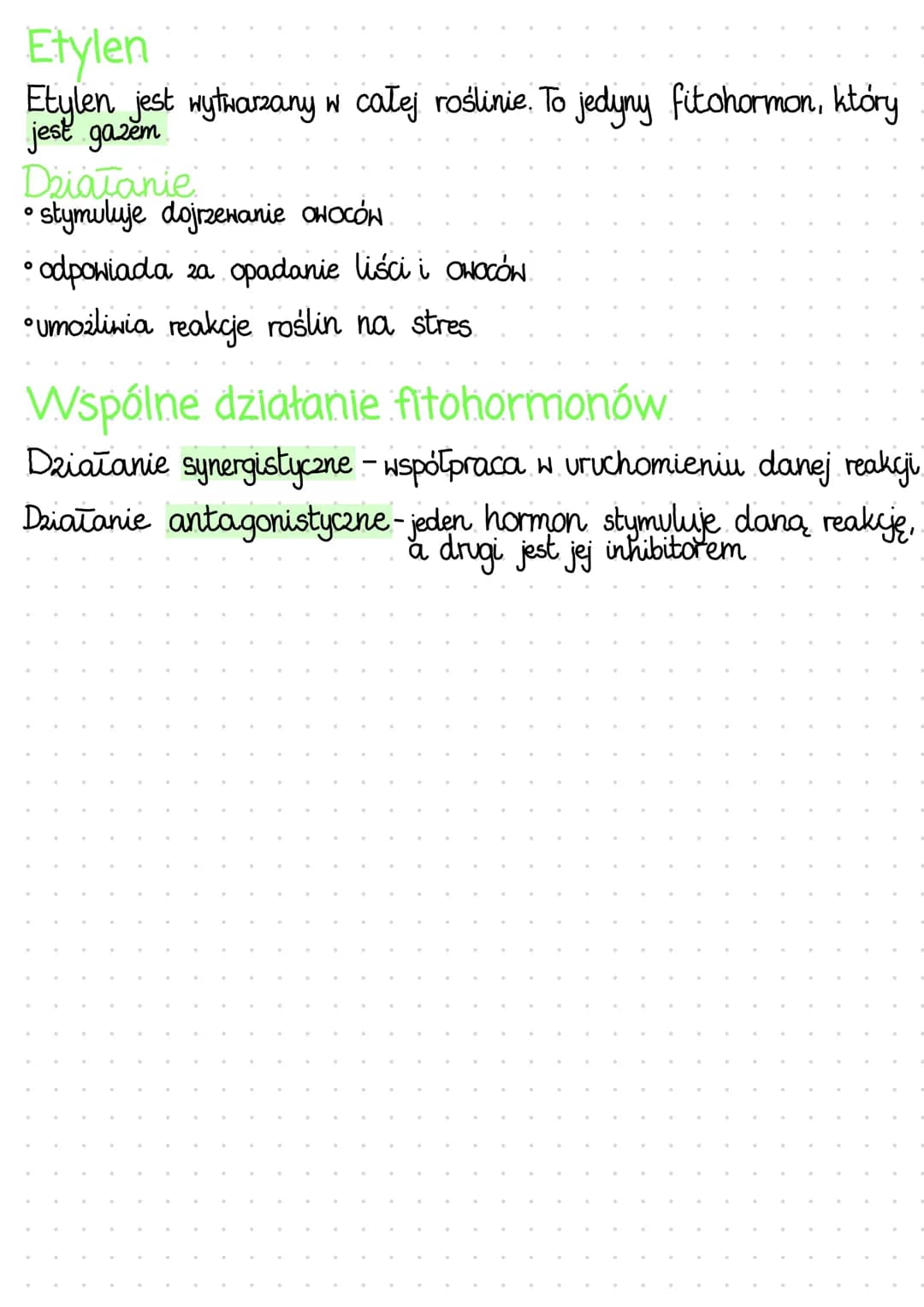 Fitohormony
Fitohormony, czyli hormony roślinne to drobnocząsteczkowe substancje, które
regulują wzrost i rozwój roślin
Cechy hormonów rośli