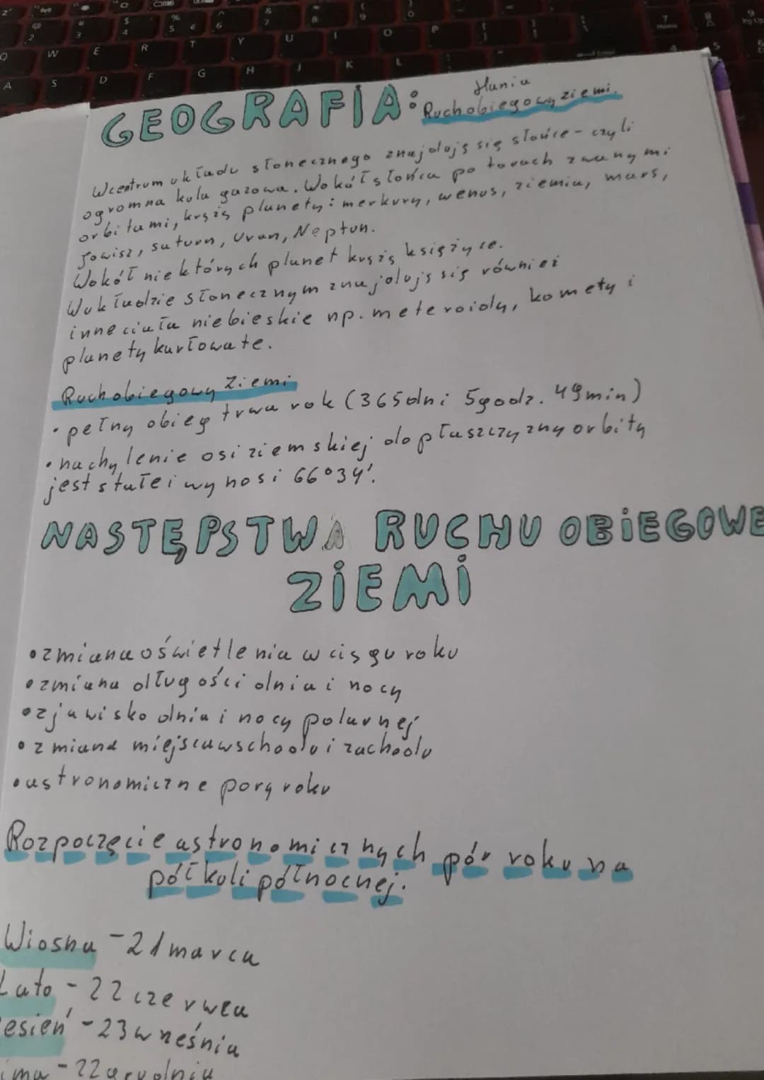 A
40
W
S
O
R
ima
F
5
6
G
6
Y
H
U
O
Hunia
Ruchobiegowy ziemi,
GEOGRAFIA:
torach
zwang
po
Wcentrum układu słonecznego znajduję się słońce - cz