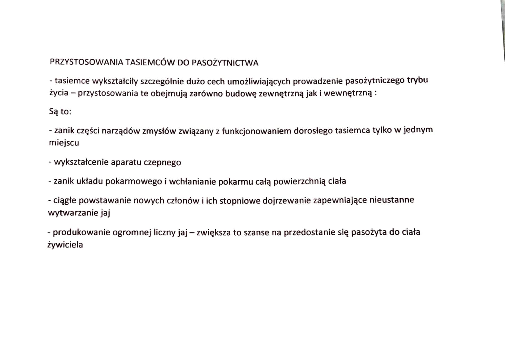 PŁAZIŃCE - ZWIERZĘTA SPŁASZCZONE GRZBIETO-BRZUSZNIE
Płazińce (robaki płaskie) - zwierzęta o wydłużonym, spłaszczonym grzbieto-brzusznie ciel