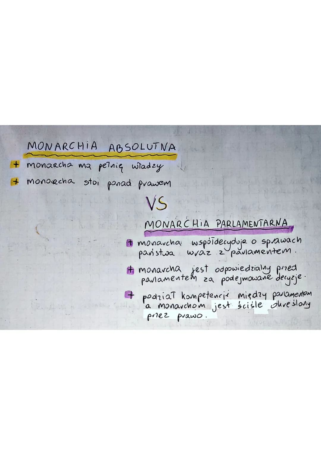 MONARCHIA ABSOLUTNA
+ monarcha ma pełnię władzy
+ Monorcha stoi ponad prawem
VS
MONARCHIA PARLAMENTARNA
#monarcha współdecyduje o sprawach
p