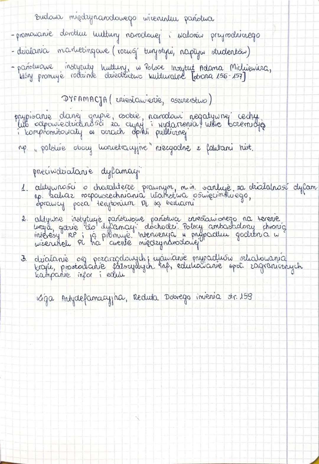 6
międzynarodowe public relations
strategia komuniway: obejmująca świadome, zaplanowane
i długotrwałe działania, dążące do whiształtowania d