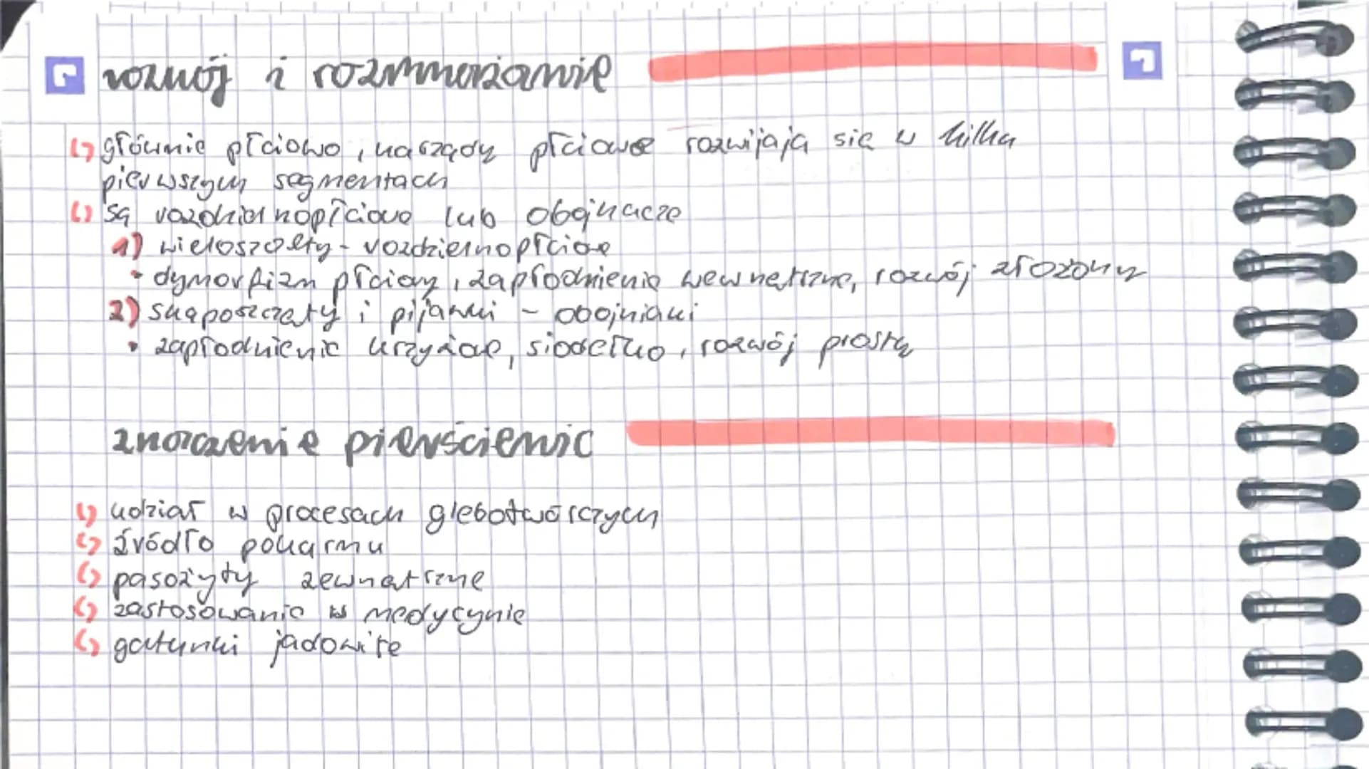 ayraźnej metametrii
delacjor
Temat: Pierścienice bezuragowce o
probial
Wieloszczety żyją głownie w mo
zach, tylko nieliczne zasiedlają
wody 