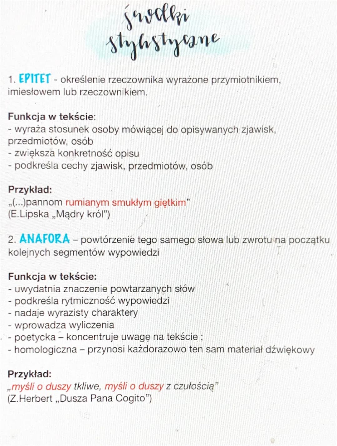 jwelki
stylistyczne
1. EPITET - określenie rzeczownika wyrażone przymiotnikiem,
imiesłowem lub rzeczownikiem.
Funkcja w tekście:
- wyraża st
