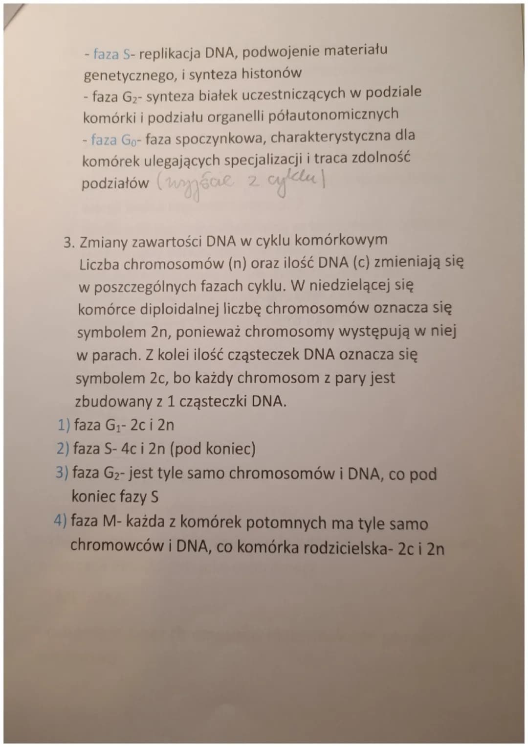 CYKL KOMÓRKOWY. MITOZA
1. Cykl życiowy komórki eukariotycznej
Cykl komórkowy to wszystkie procesy zachodzące od
powstania komórki (w wyniku 