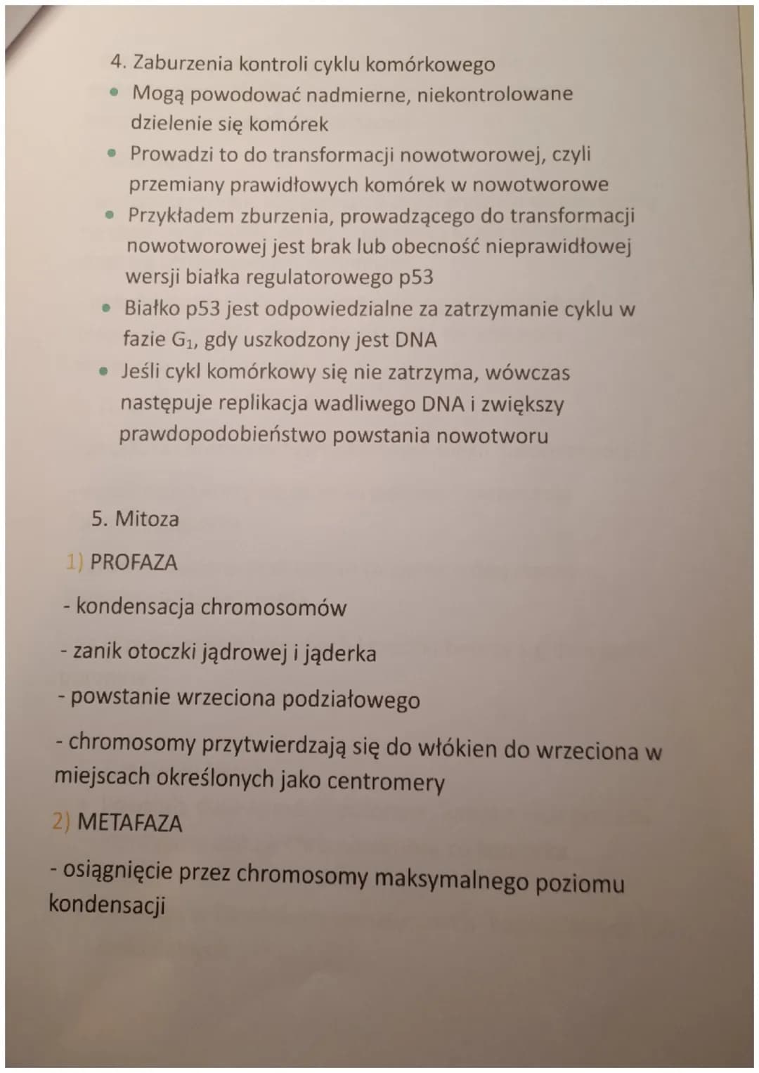 CYKL KOMÓRKOWY. MITOZA
1. Cykl życiowy komórki eukariotycznej
Cykl komórkowy to wszystkie procesy zachodzące od
powstania komórki (w wyniku 