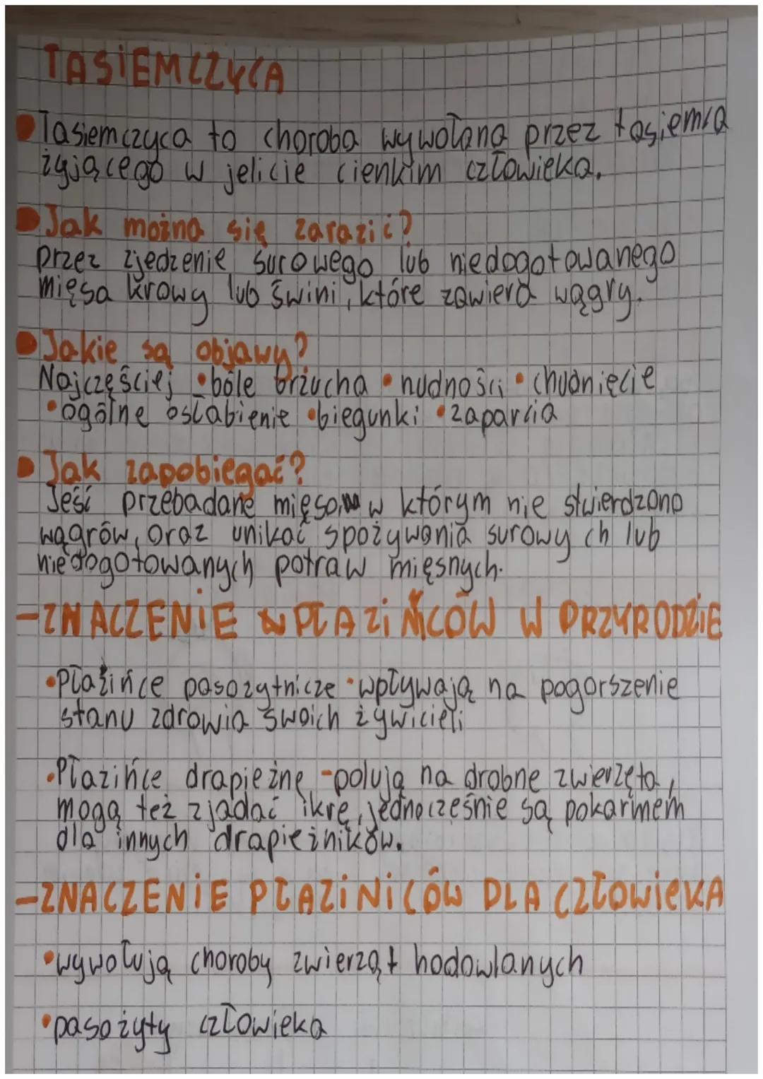 BIOLOGIA Plazinice
•narządy wewnętrine •środowisko wodne
•długie płaskie ciało
•plazińce pasożytnicze
TASIE ME
są pasożytami, które żyją
w j