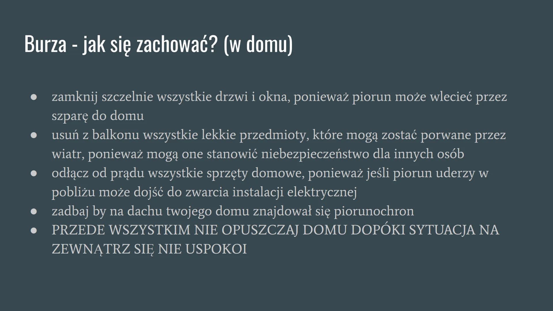 Wyładowania atmosferyczne Wyładowanie atmosferyczne - co to?
Wyładowania atmosferyczne to wyładowania elektryczne zachodzące wewnątrz chmur,