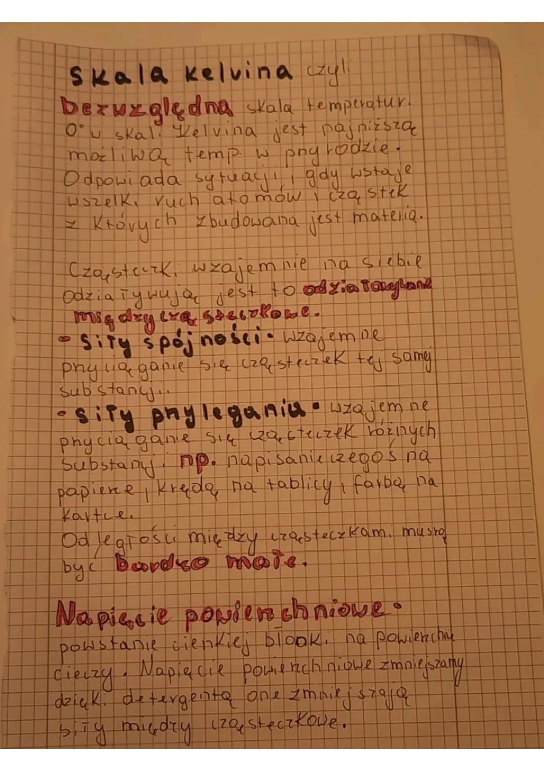 fizyka Klasax
Kształt
ciaio Stai@mają okieslony
i objętość. Ksztait niektórych
ciał stałych można łatwo zmienić.
Ciaja staie mogą być kruche