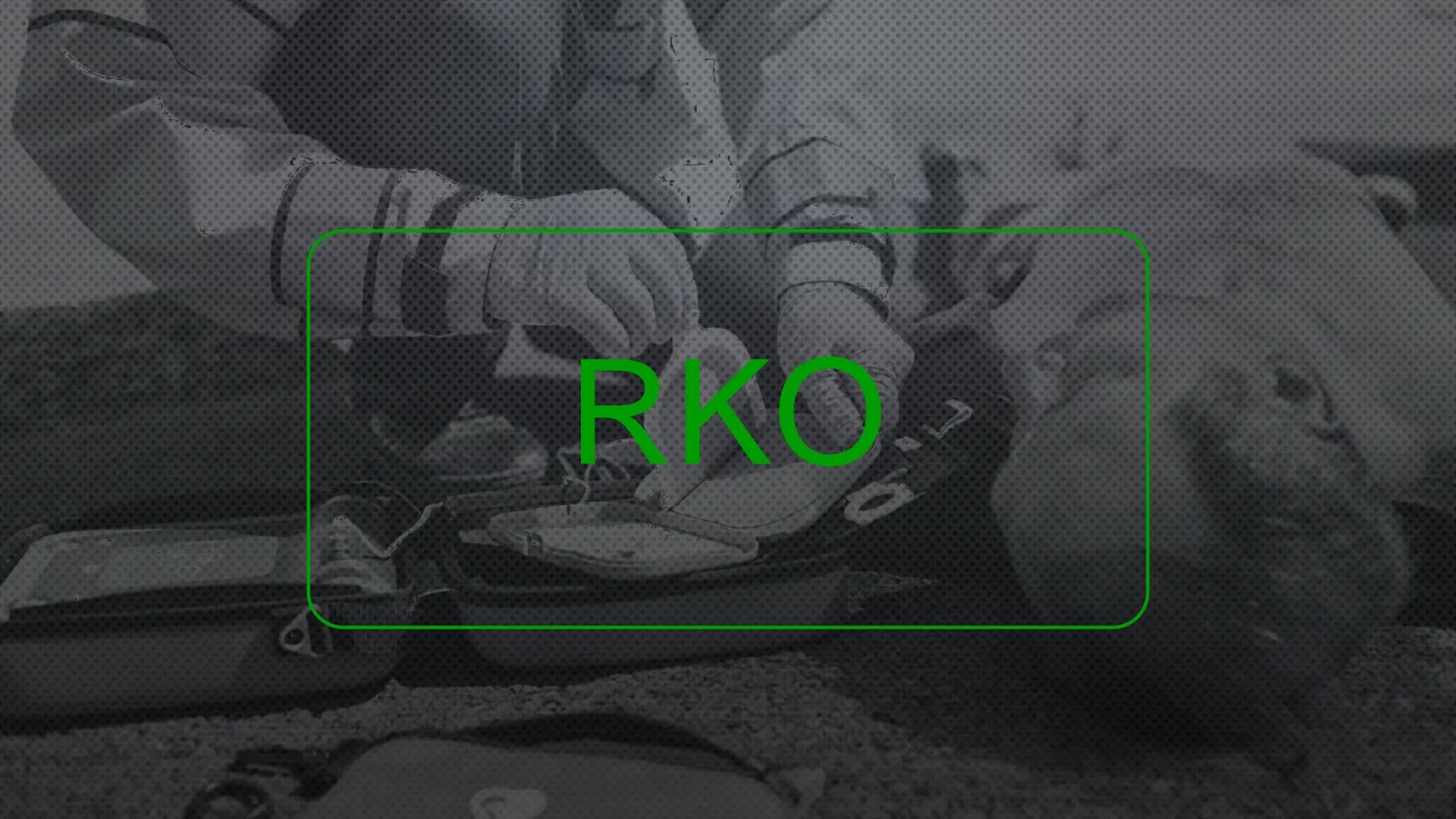 R
N Schemat postepowania w NZK
S
SPRAWDŹ
PRZYTOMNOŚĆ
i ODDECH
112
3
6
WEZWIJ
POMOC
i PRZYNIEŚ AED
ROZPOCZNIJ
RKO
UŻYJ AED Rozpoznanie zatrzy