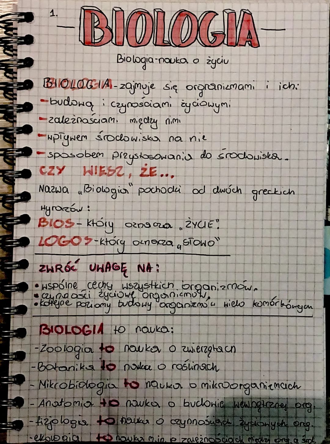 BIOLOGIA
Biologia-nauka o życiu.
BIOLOGIA - zajmuje się orgranizmami i ich:
-budową i czynosciami życiowymi
- zależnościam, między nimi
-wpł