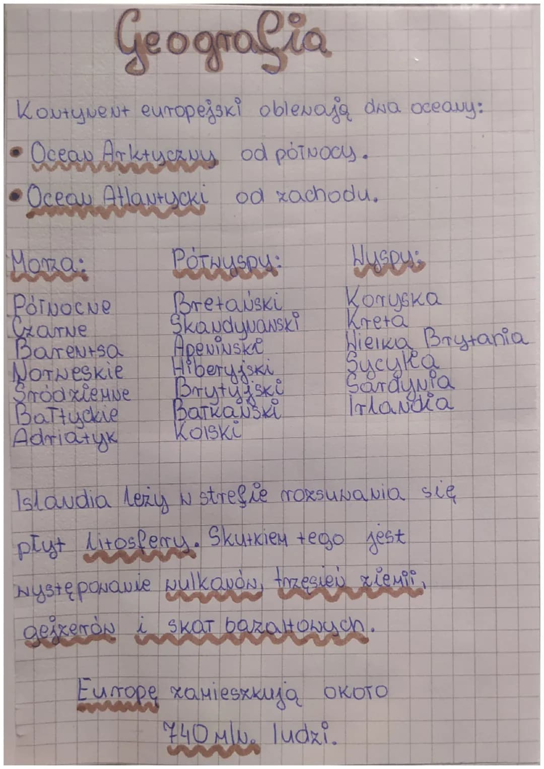 Geografia
Kontynent europejski obleNają dwa oceavy:
Ocean Arktyczny od północy.
Oceau Atlantycki od zachodu.
Morza:
POTNOCNO
Czarne
Barentsa