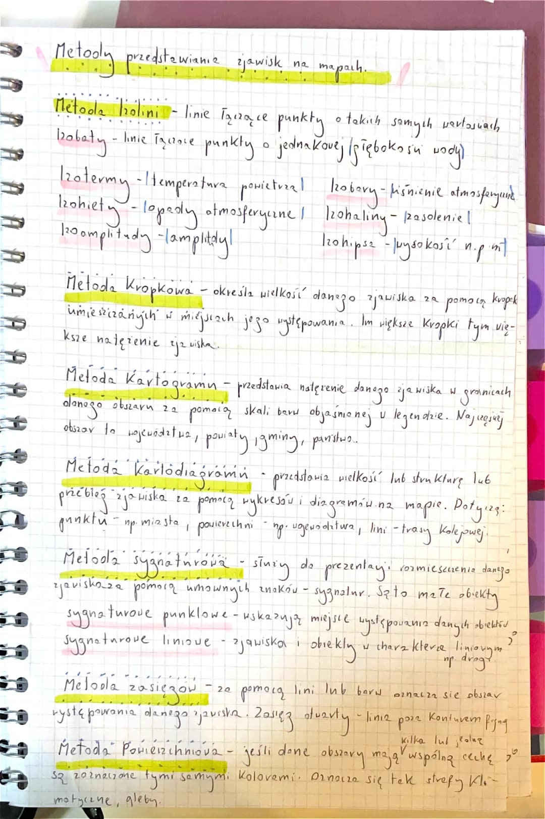 GEOGRAFIA 1
Mapa to obraz powierzchni ziemi lub jej fragmentu widziany z góry
2
przedstawiony
płaszczyźnie
1 U
ala równiez ne
iektów
pomniej