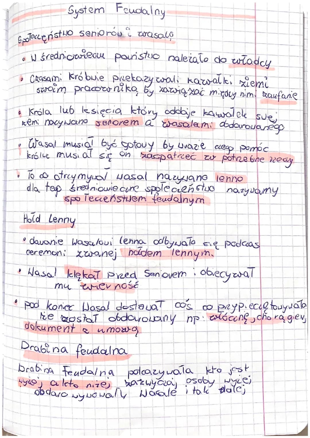 System Feudalny
Społeczeństwo seniorów i wasalo
• W średniowieau pouristuo należało do władcy
CRasami króbuie przekazywali kawalki ziemi
swo