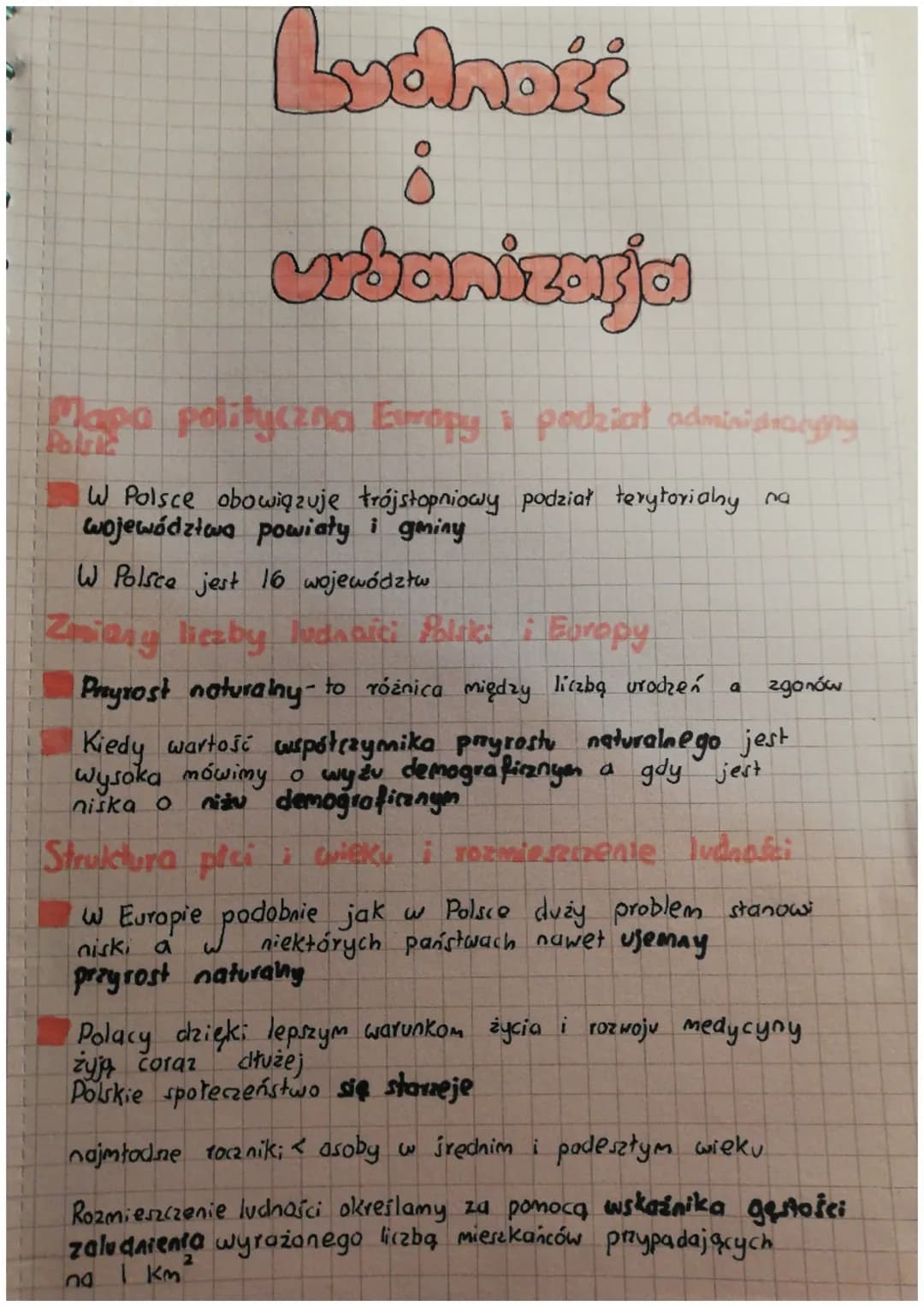 Mapa polityczna Europy podział adminidialysy
Polsk
Lydność
8
urbanizazja
W Polsce obowiązuje trójstopniowy podział terytorialny na
województ