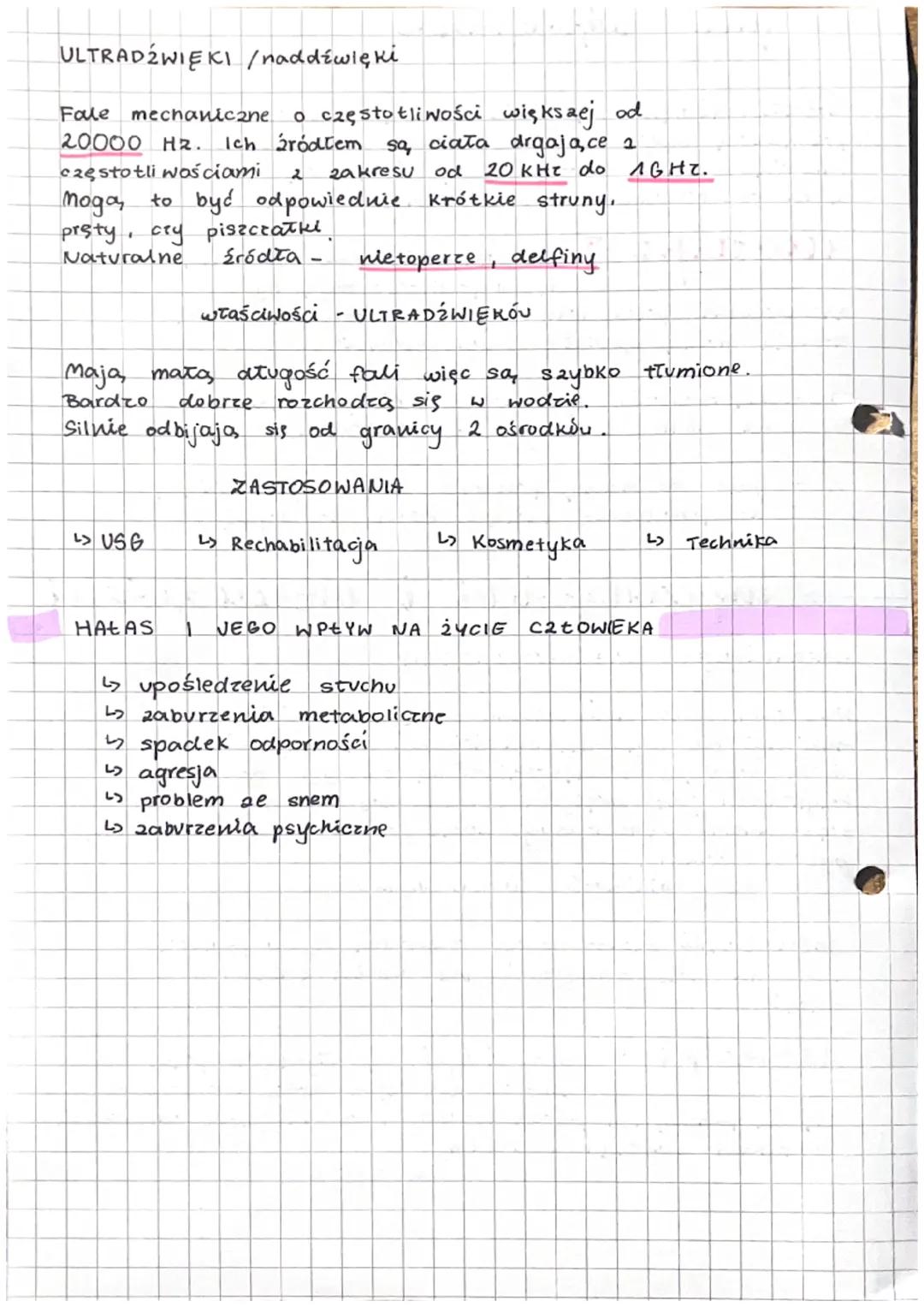 fale dźwiękowe
źródłem dźwięku sa, ciała drgaja,ce, które
przekazują swoje drgania ośrodkowi sprężystemy,
inicjując w tym ośrodku falę dźwię