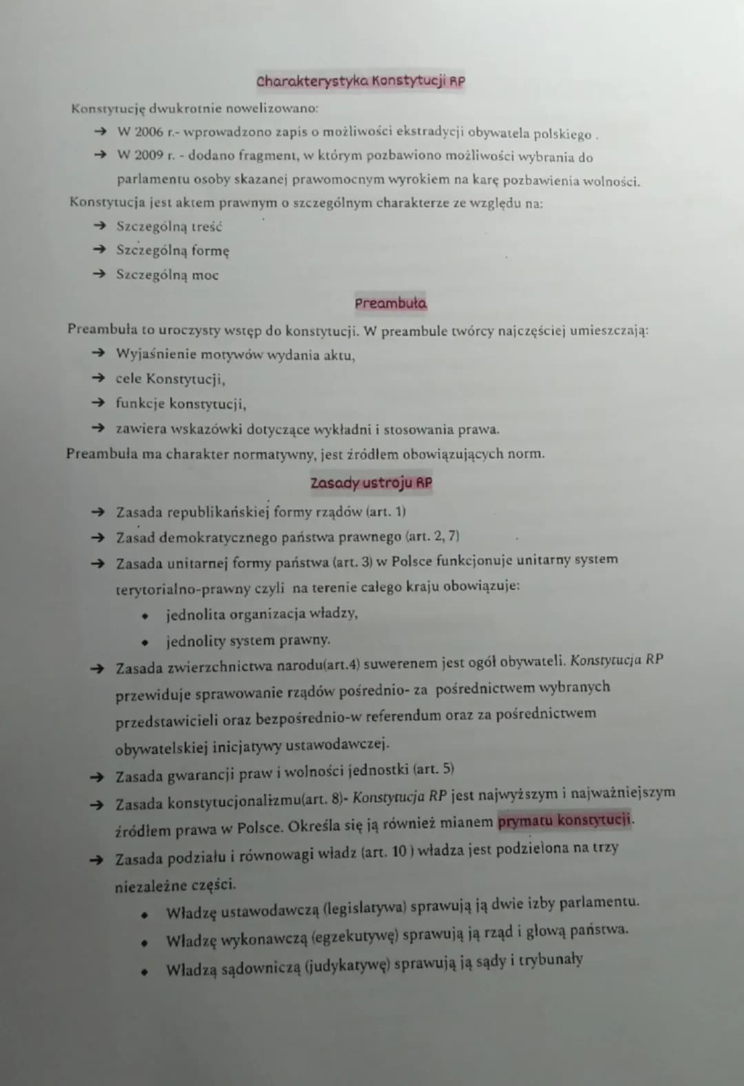 KONSTYTUCJA RP
Konstytucja jest podstawowym aktem prawnym regulującym funkcjonowanie państwa.
Określa się ją również jako ustawę zasadniczą.