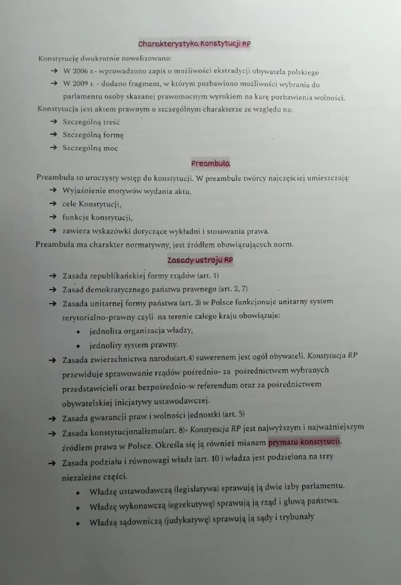 KONSTYTUCJA RP
Konstytucja jest podstawowym aktem prawnym regulującym funkcjonowanie państwa.
Określa się ją również jako ustawę zasadniczą.