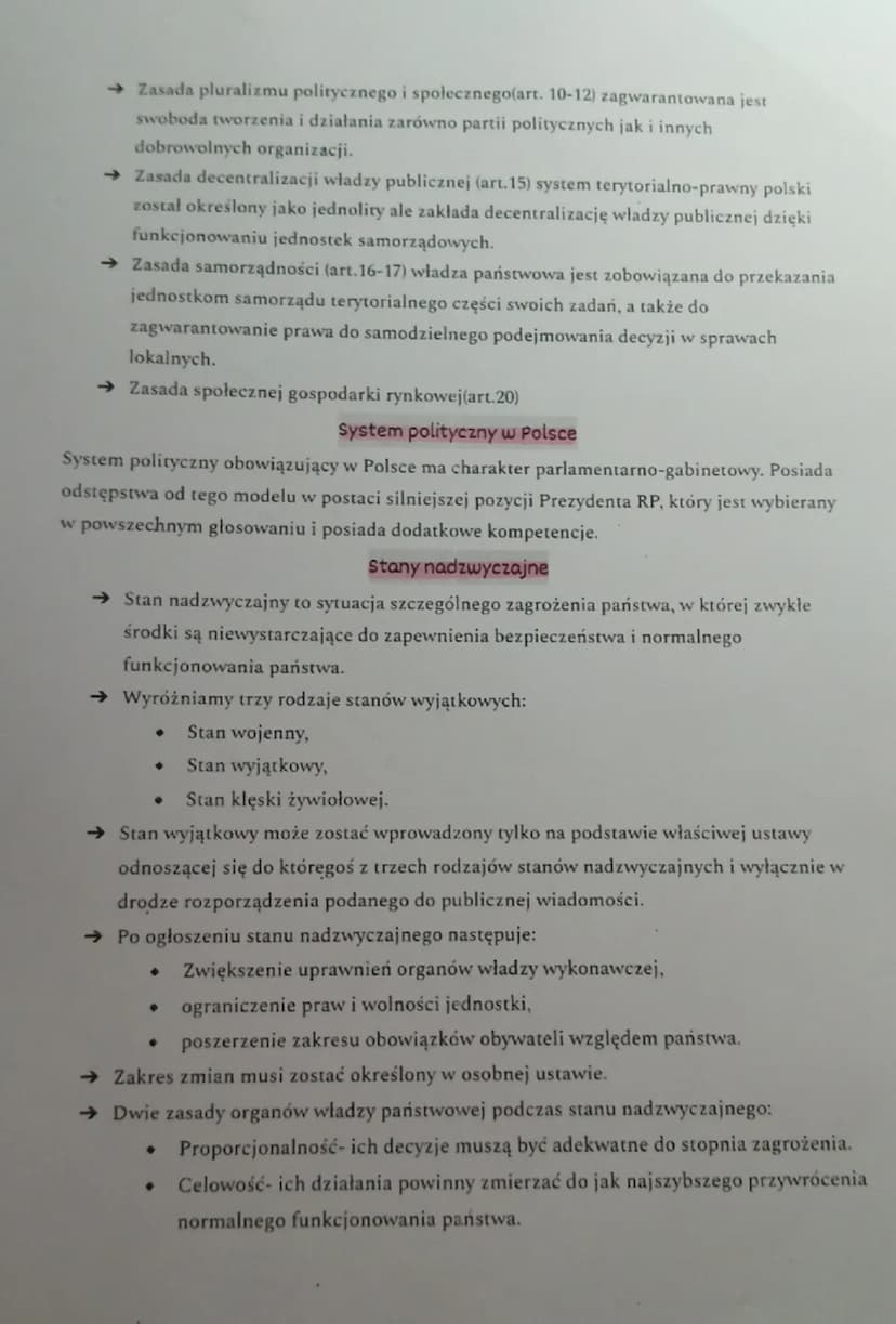 KONSTYTUCJA RP
Konstytucja jest podstawowym aktem prawnym regulującym funkcjonowanie państwa.
Określa się ją również jako ustawę zasadniczą.