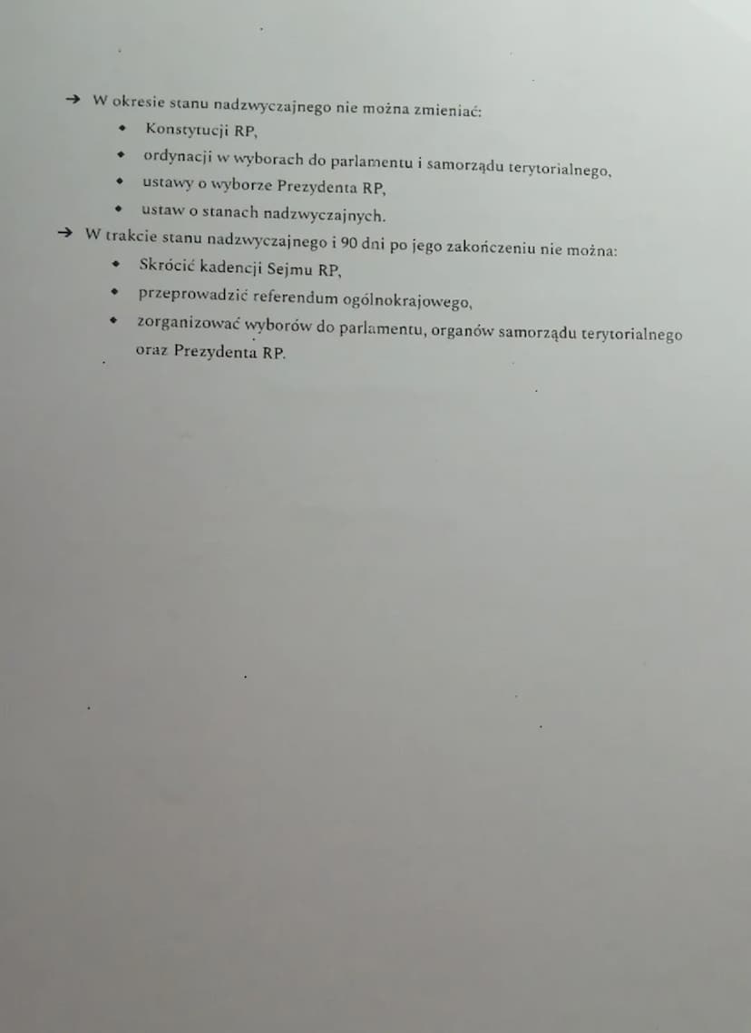 KONSTYTUCJA RP
Konstytucja jest podstawowym aktem prawnym regulującym funkcjonowanie państwa.
Określa się ją również jako ustawę zasadniczą.