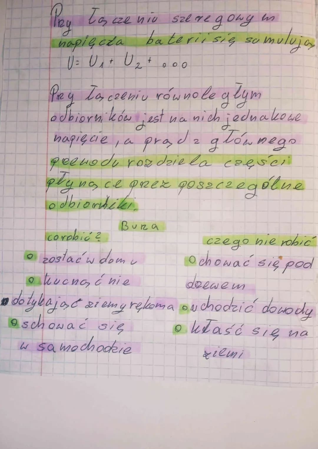 مایند
a
DZIALI
Ładunki o jednakowym znaku (JNa do-
Jatnie lub dwa ujemne) odpychają się,
ładunki o preciwnych znakach przycią
gają się,
ук
|