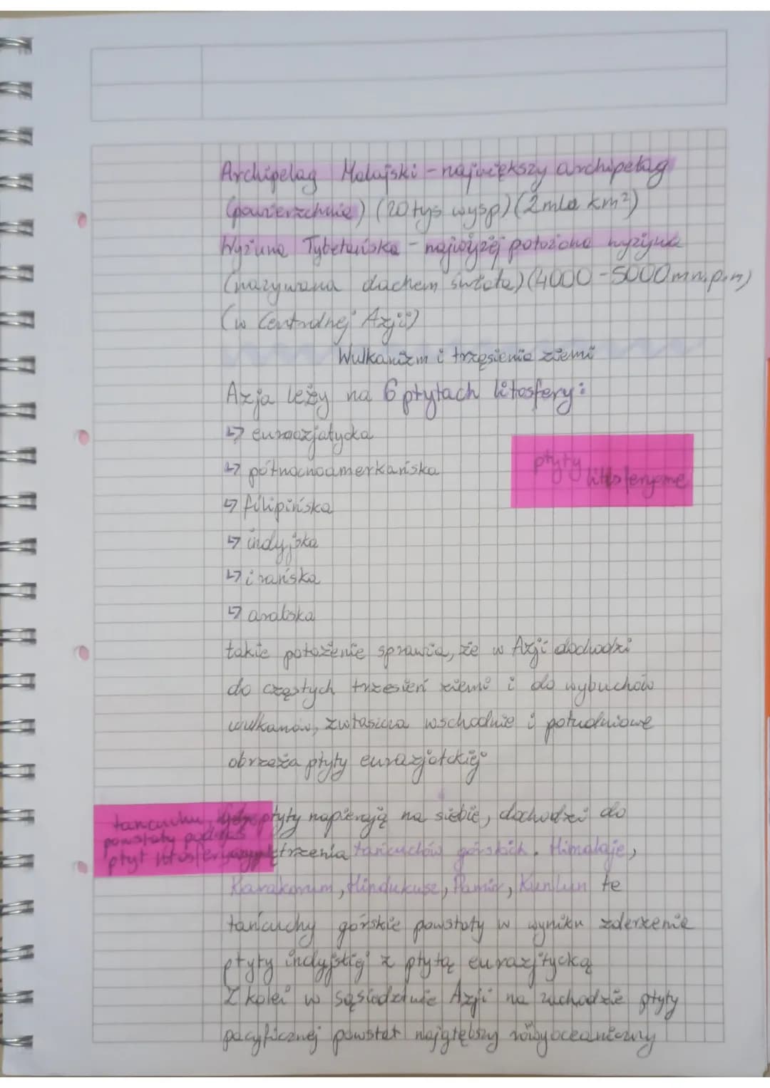 stanic
powierzchn
Whentatreene ↳5 Jest kontynetem wyżyno-gorskim. Wyżyny
swidgeńskie
Kontrasty
wastoww
powierzchni
raźnica to
{ gezam {
допу