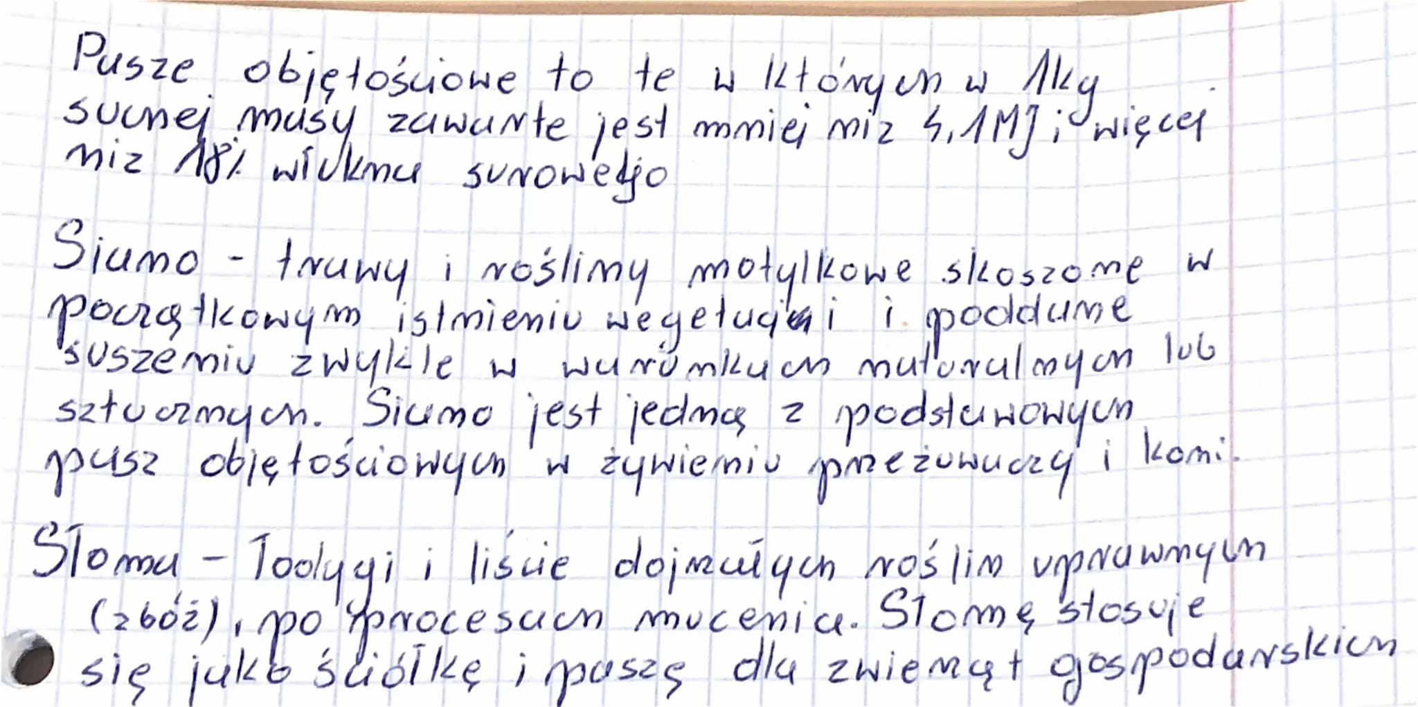 ŻYWIENIE ZWIERZĄT
T. Podstawowe pojęcia dotyczące żywienia
Puszu - material pochodzemia Noslimmego,
zwierzęcego lub mineralnego stosowumy w
