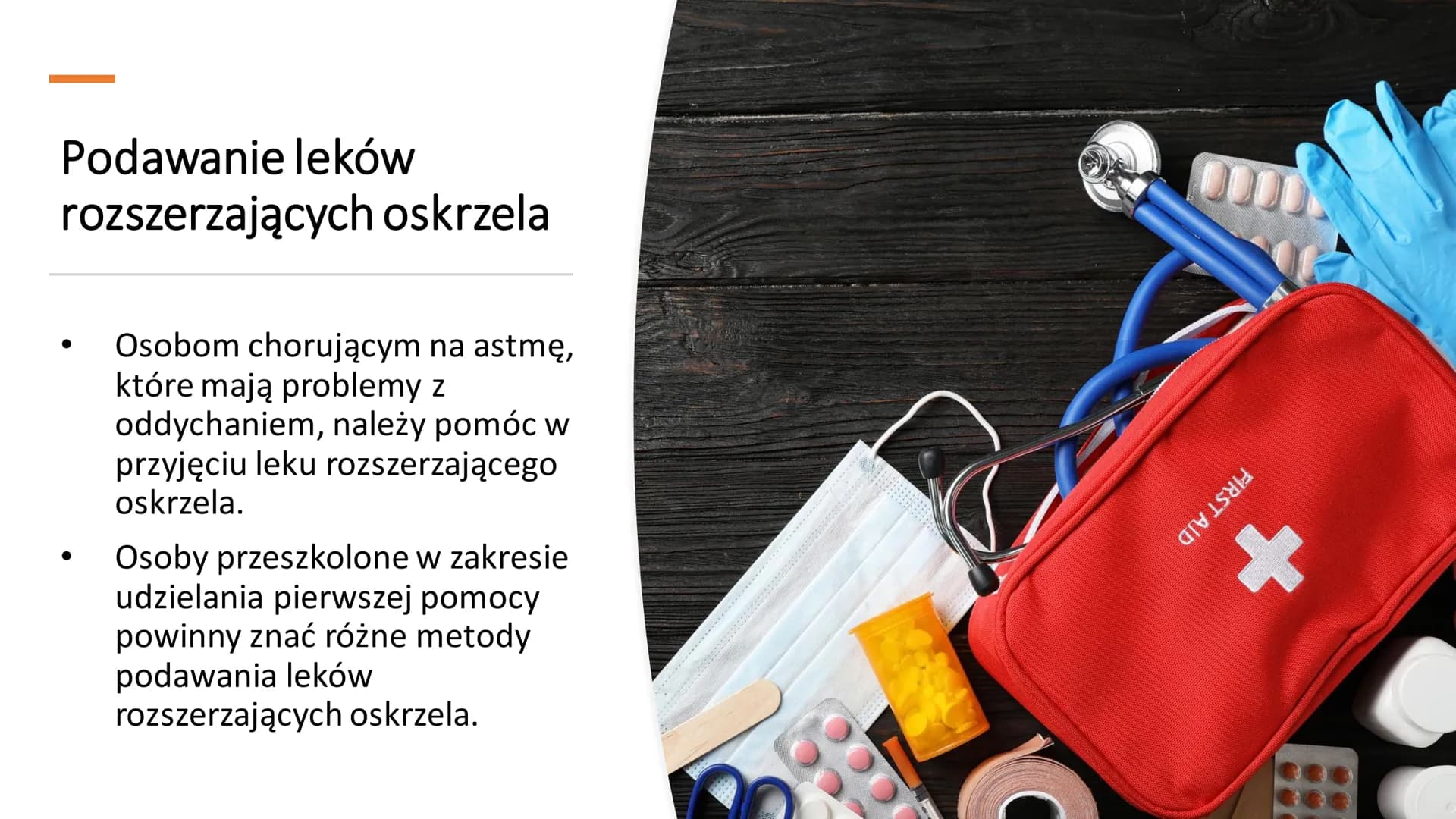 FIRSTAID
Pierwsza
pomoc
wytyczne ERC
2021
MF 3A Definicja pierwszej
pomocy
Pierwsza pomoc- wstępna opieka w
nagłym zachorowaniu lub urazie. 