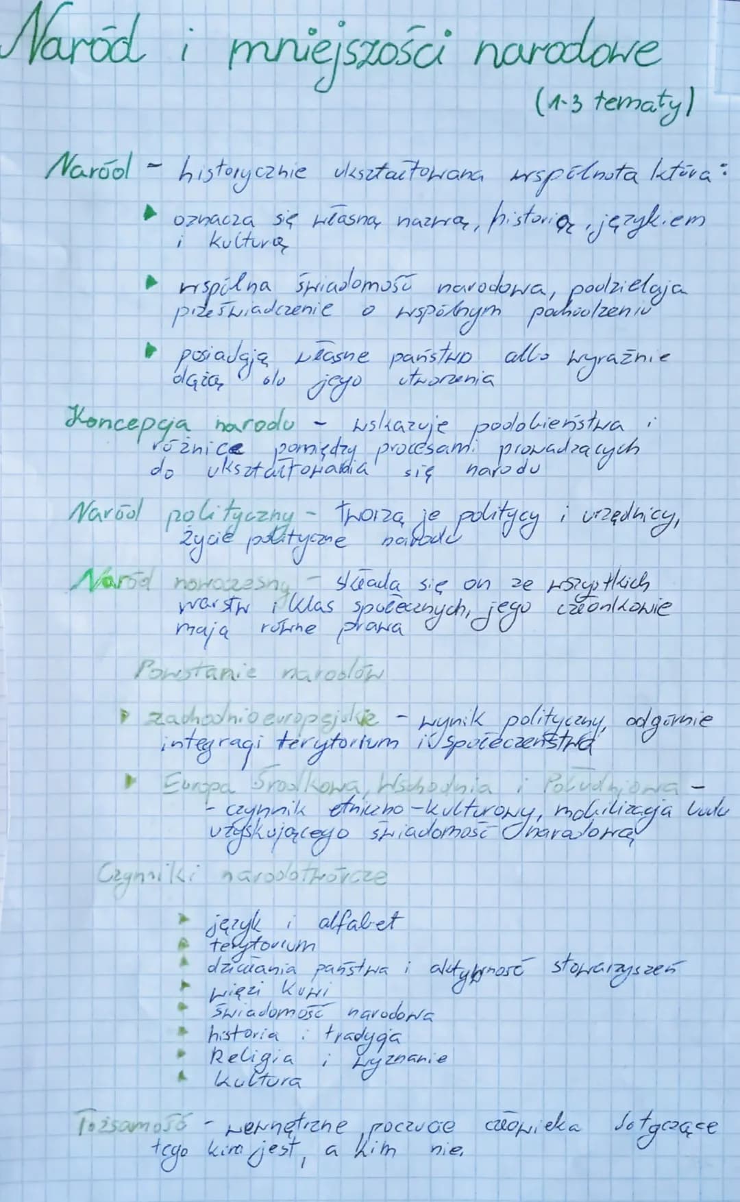 Narod i mniejszości narodowe
(1-3 tematy)
Narool - historycznie uksztaitowana ispölnota katöra:
oznacza się własną nazwra, historią. językie