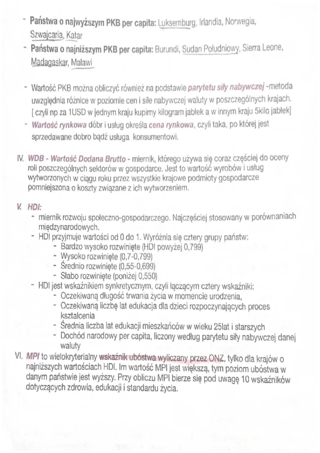 Podstawowe wskaźniki rozwoju krajów
1. Czynniki wpływające na rozwój państw:
a) Przyrodnicze:
ükształtowanie terenu
Występowanie surowców mi