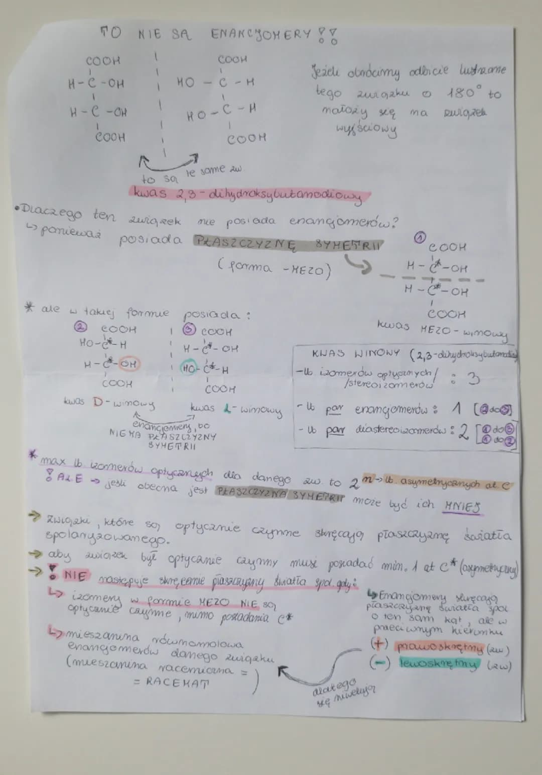IZOMERIA OPTYCZNA
[STEREOIZOMERIA]
CHIRALNOŚĆ
zjawisko występowania przedmiotu
o raz jego lustrzanego odbicia
NIEDENT YCZNEGO
NIE DA SIĘ ICH
