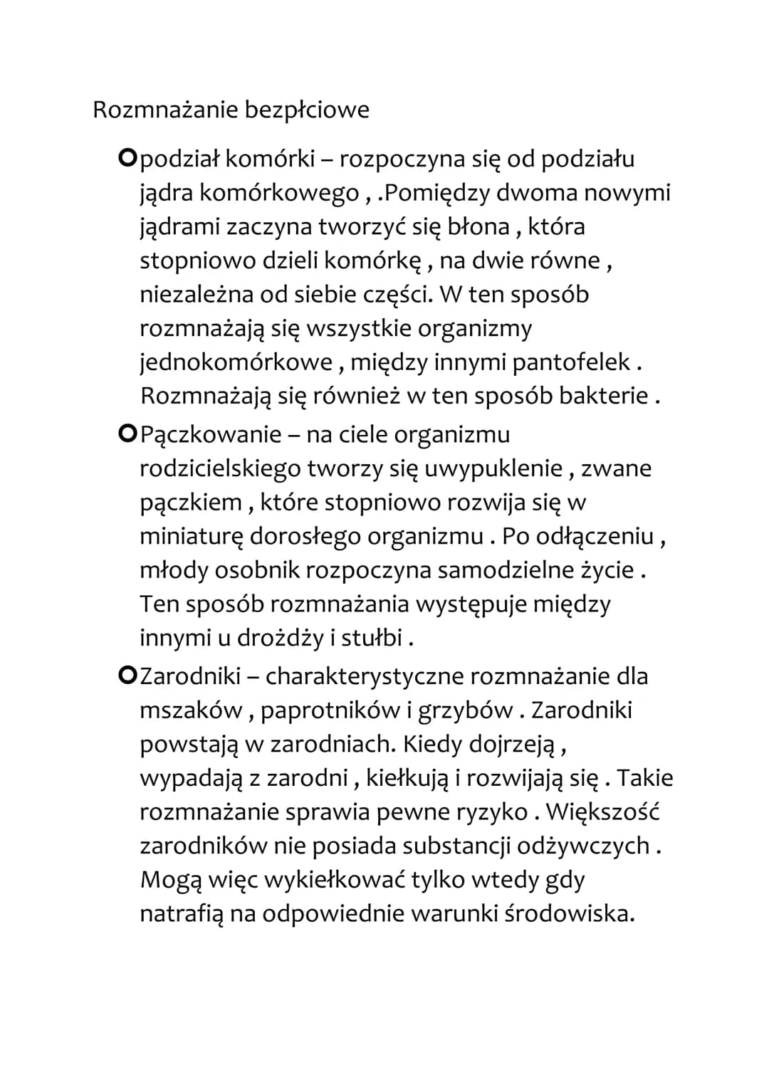 Rozmnażanie bezpłciowe
Opodział komórki - rozpoczyna się od podziału
jądra komórkowego, .Pomiędzy dwoma nowymi
jądrami zaczyna tworzyć się b