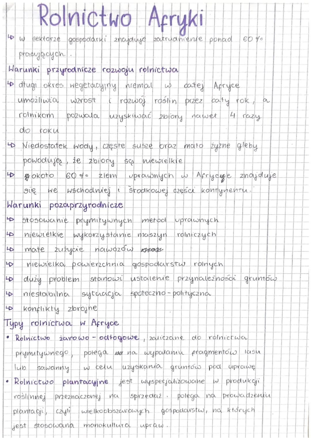 Rolnictwo Afryki
4 w gektorze gospodarki znajduje patrudnienie ponad
pracujących
Warunki przyrodnicze rozwoju rolnictwa
4 długi okres wegeta