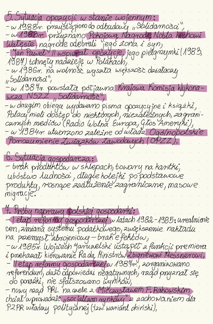 Stan wojenny
w Polsce
-
1. Wprowadzenie stanu wojennego w Polsce:
w niedziele 13 grudnia w porannym przemó-
wieniu gen. Wojciech Jaruzelski 