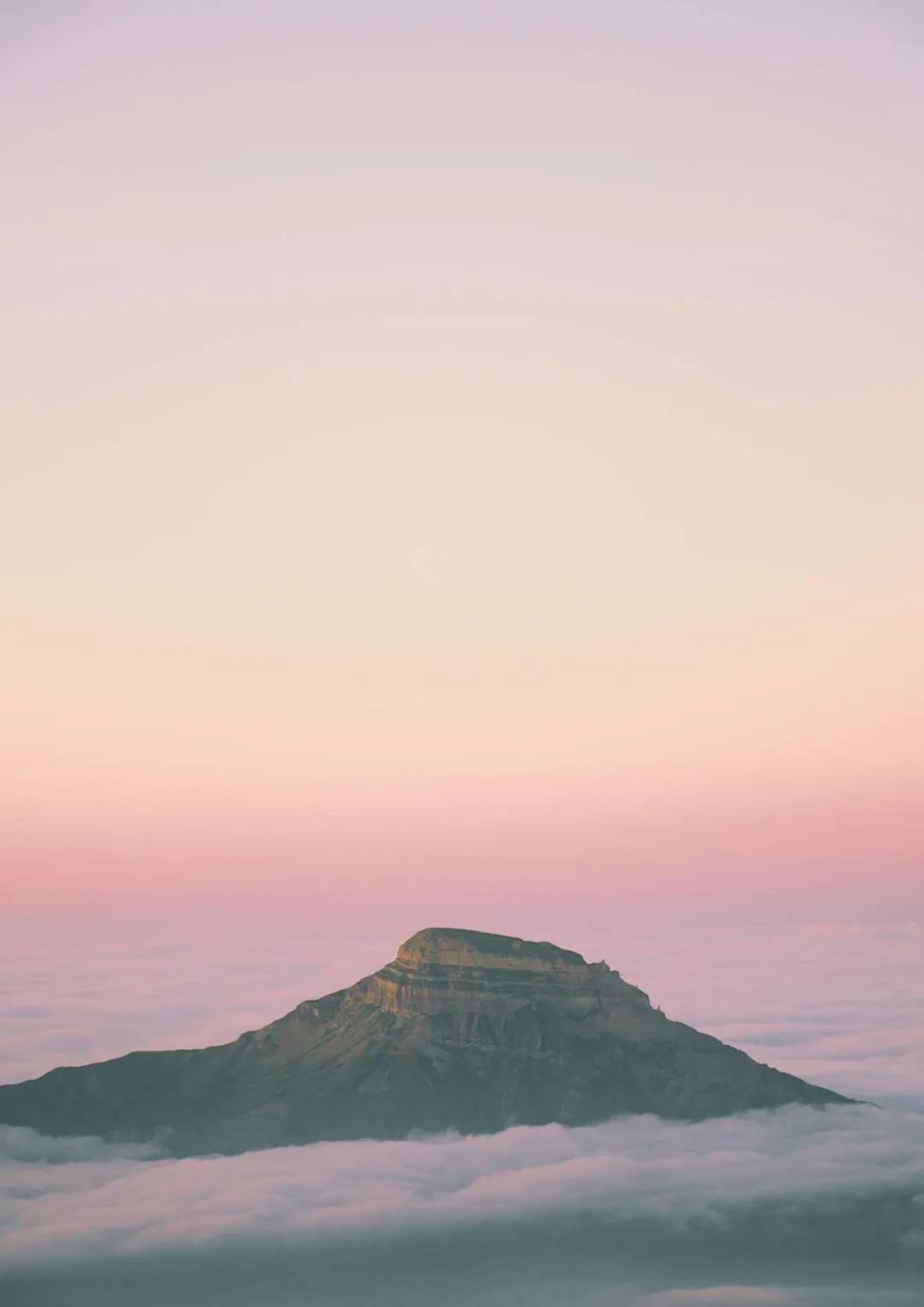 ## Liczby przecinkowe liczby
dziesiątki
tysięcy
części
dziesiętne
części
tysięczne
setki
↓
15423←jedności
↑
dziesiątki
13,5213←części
dzie